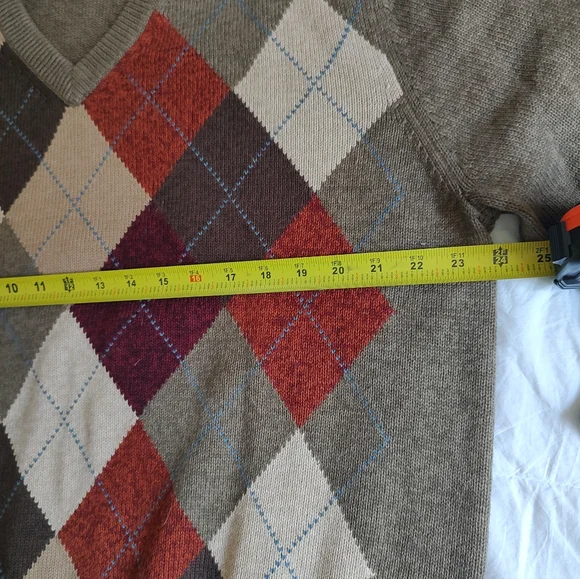 Van Heusen argyle sweater. Size XL. - Picture 4 of 8